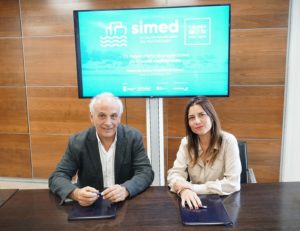 Paula Morales y Enrique Cacopardo en firma convenio Simed-Passivhaus Costa del Sol
